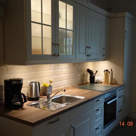 Schoene In Der Koenigswohnung Jun *