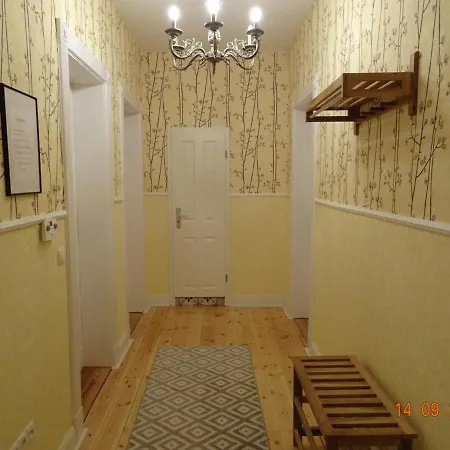 Schoene In Der Koenigswohnung Jun