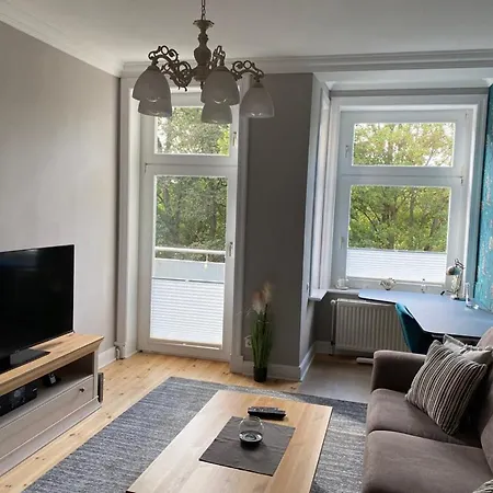 Schoene In Der Koenigswohnung Jun *